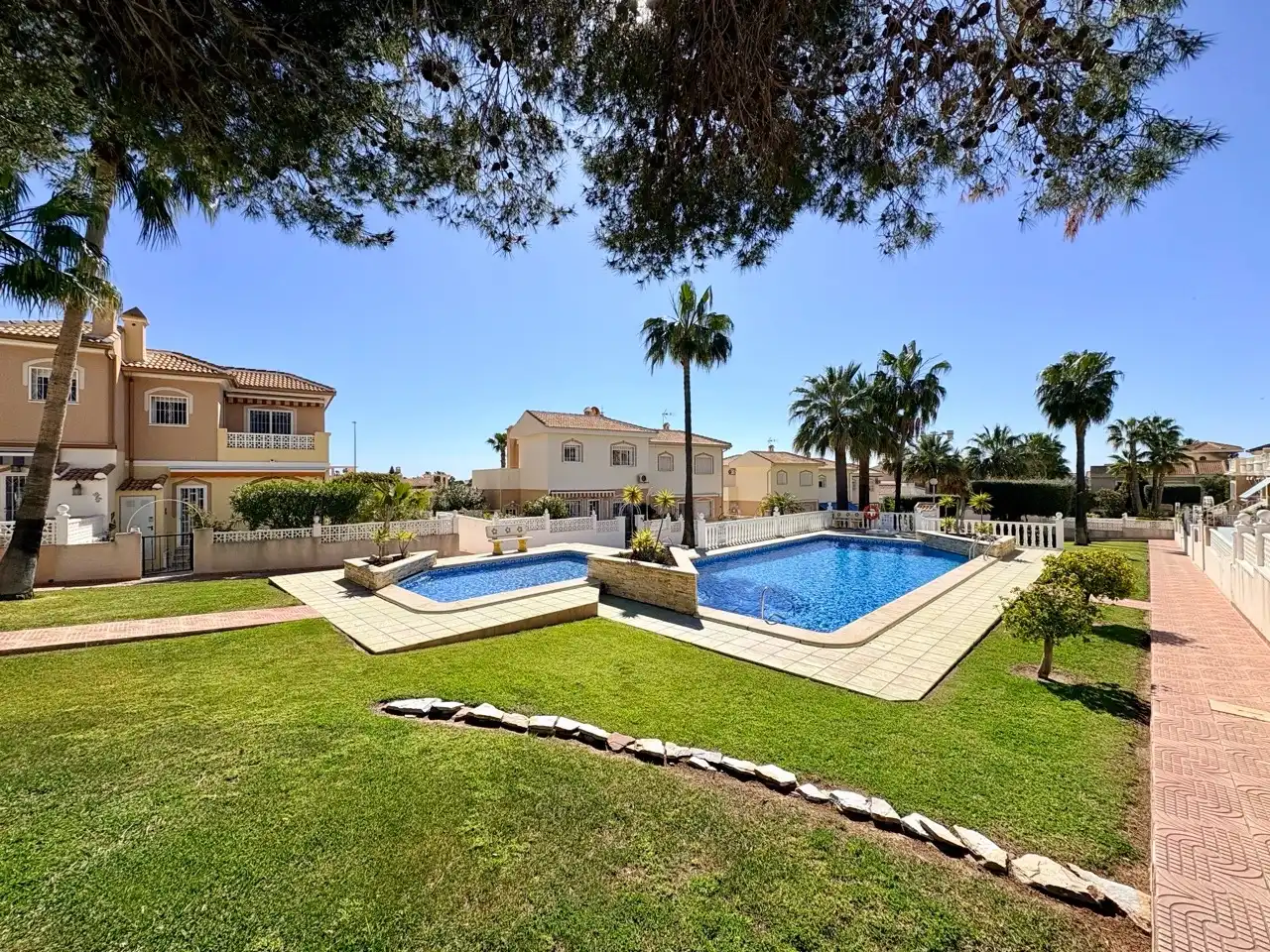 Piscina de Casa adosada en venta en Rojales con Terraza, Trastero y Piscina