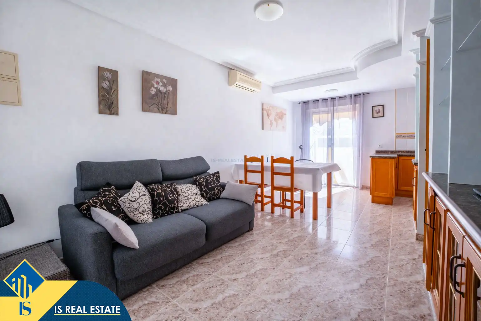 Vista exterior de Casa o xalet en venda en Torrevieja amb Aire condicionat, Calefacció i Terrassa