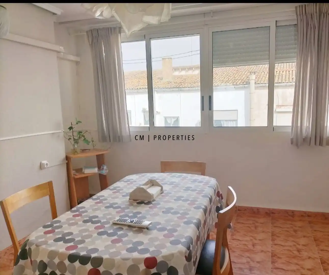 Dormitori de Pis per a compartir en Valencia amb Aire condicionat, Calefacció i Moblat