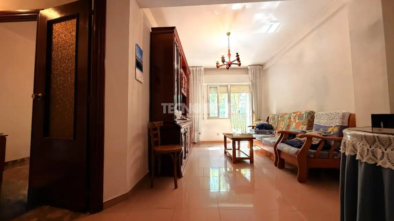 Vista exterior de Piso en venta en Guadalajara con Calefacción y Balcón