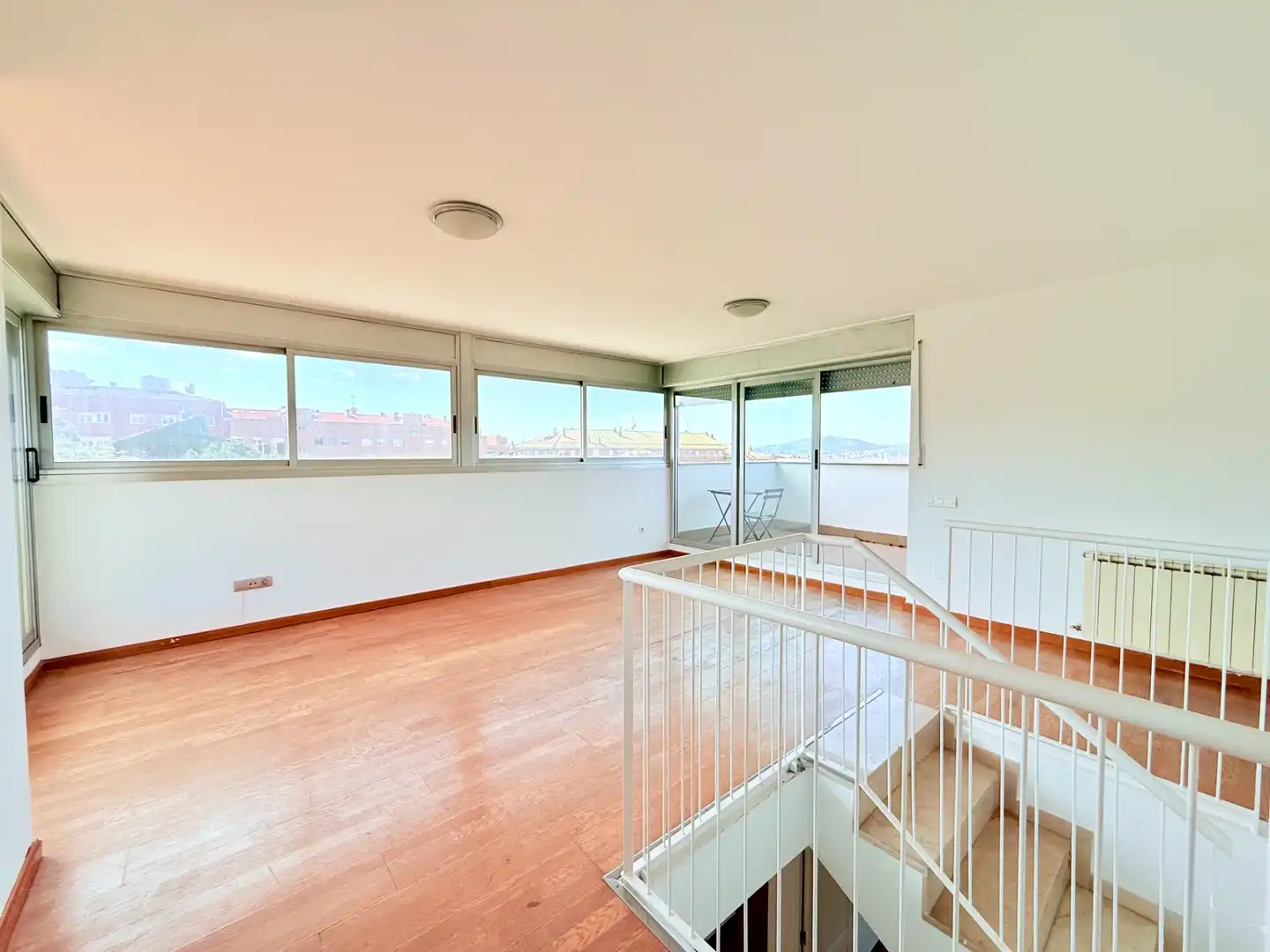 Sala de estar de Casa adosada de alquiler en Sant Feliu de Llobregat con Aire acondicionado, Calefacción y Jardín privado