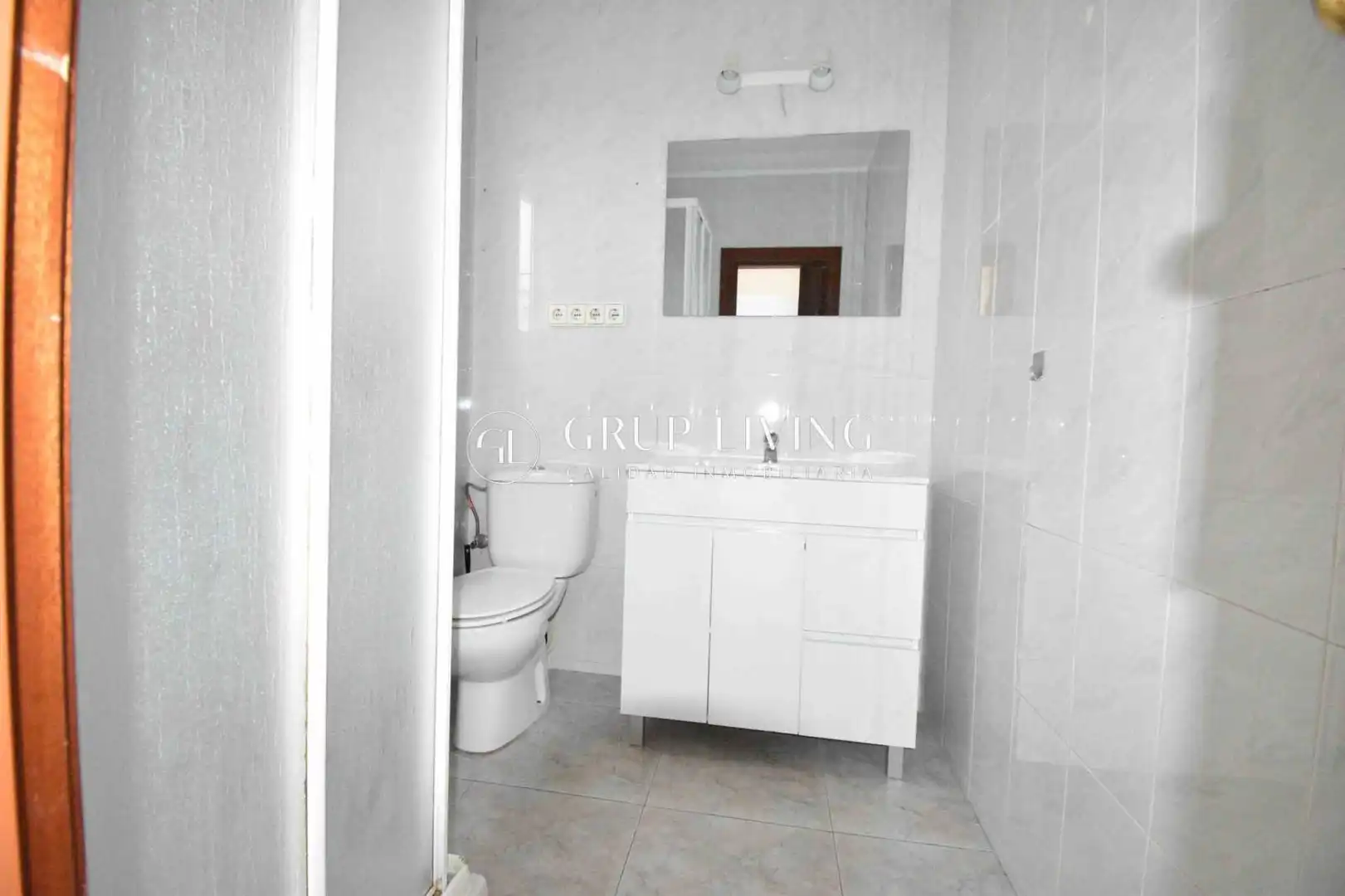 Baño de Piso en venta en Sitges con Terraza y Balcón