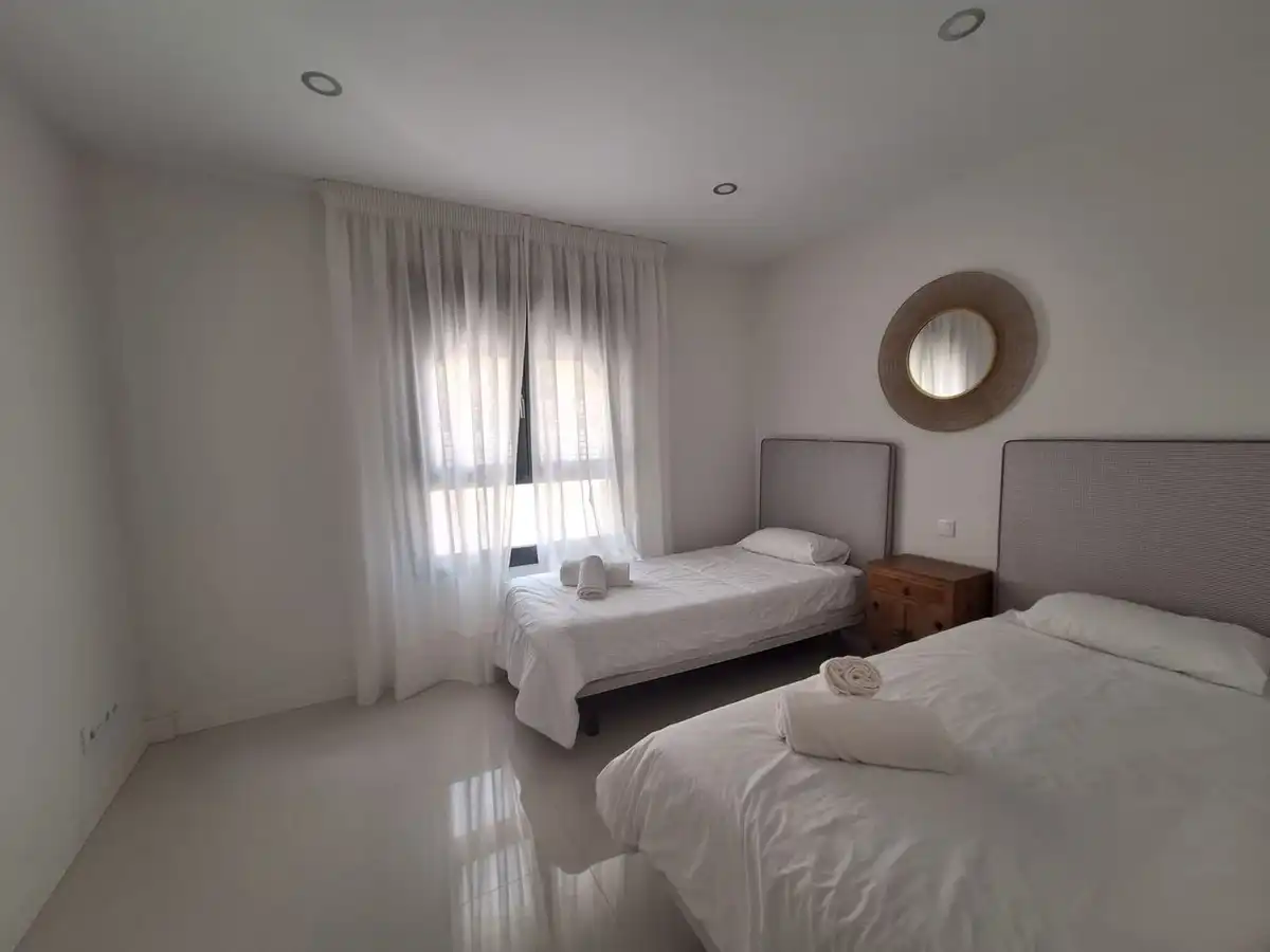 Dormitori de Apartament en venda en Manilva amb Aire condicionat, Terrassa i Traster
