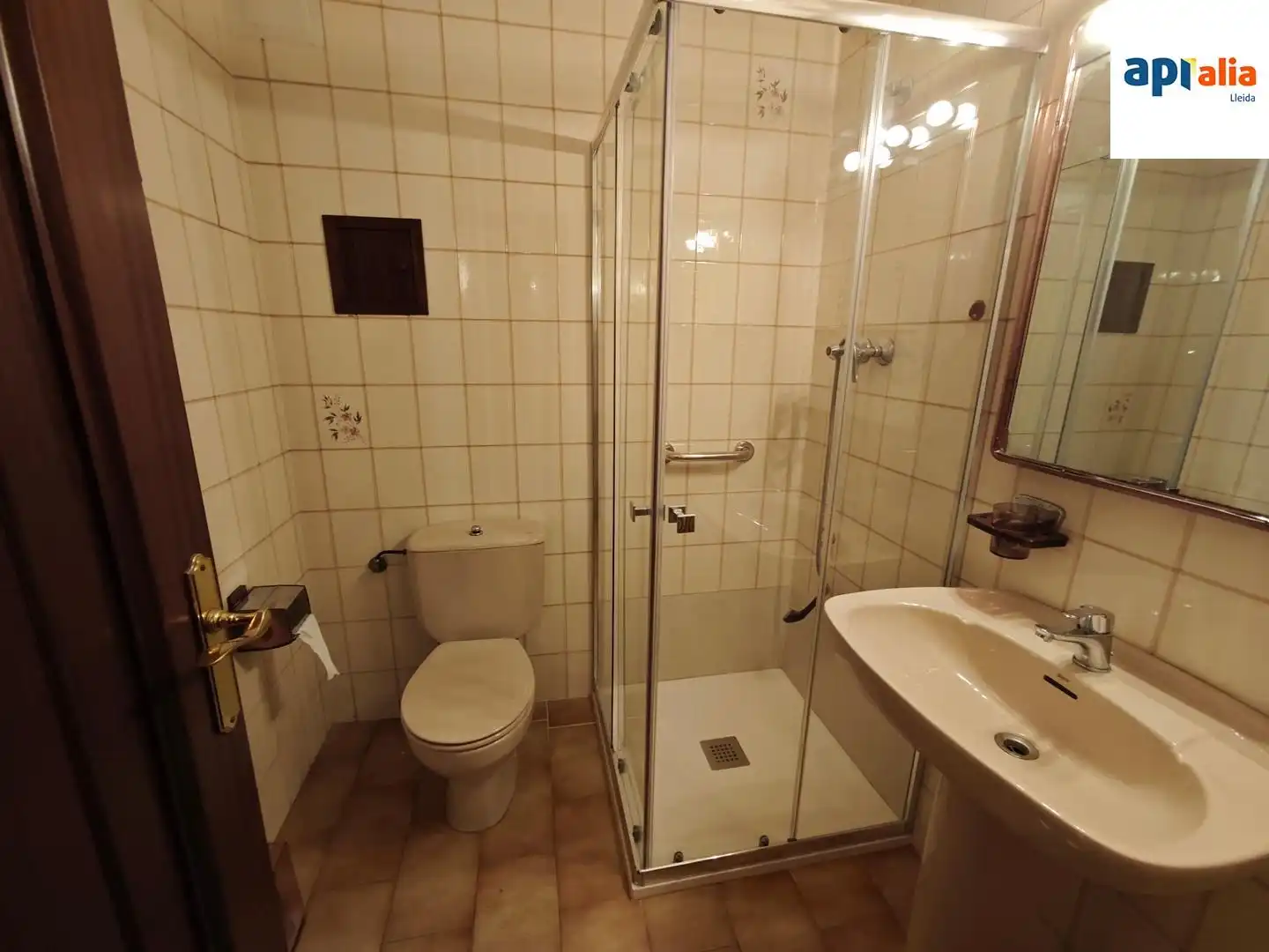 Bathroom of Flat for sale in Lleida  with Air Conditioner, Heating and Storage room