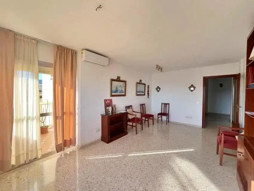 Sala d'estar de Apartament en venda en Rincón de la Victoria amb Terrassa, Balcó i Piscina comunitària