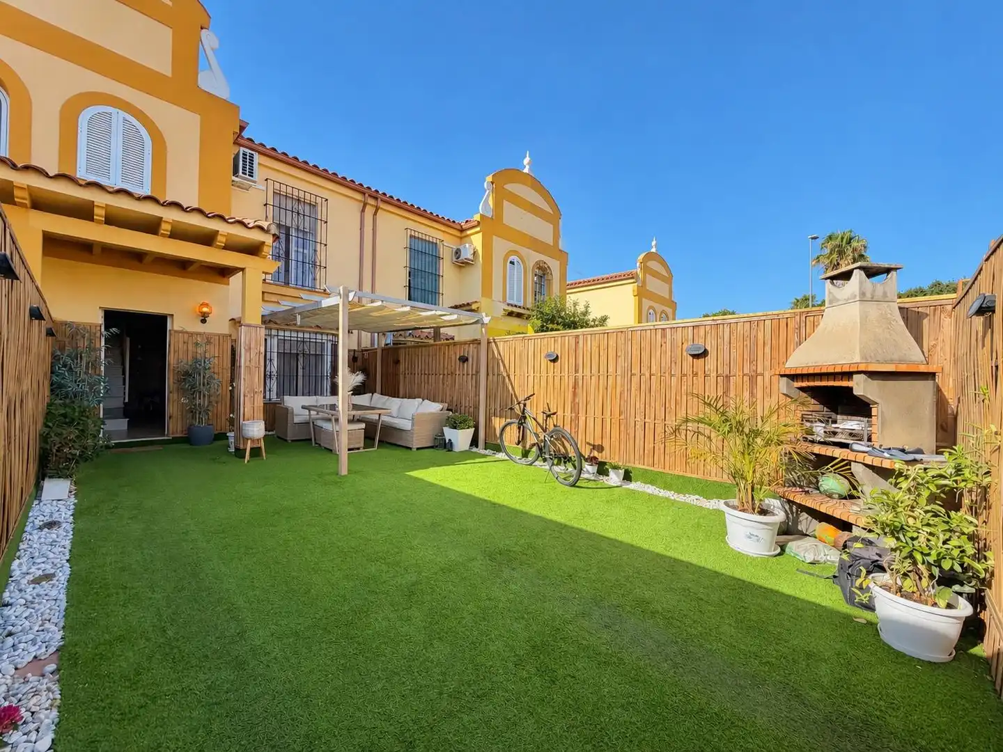 Terraced house with pool for sale in El Retiro - Parque Atlántico - Ronda este