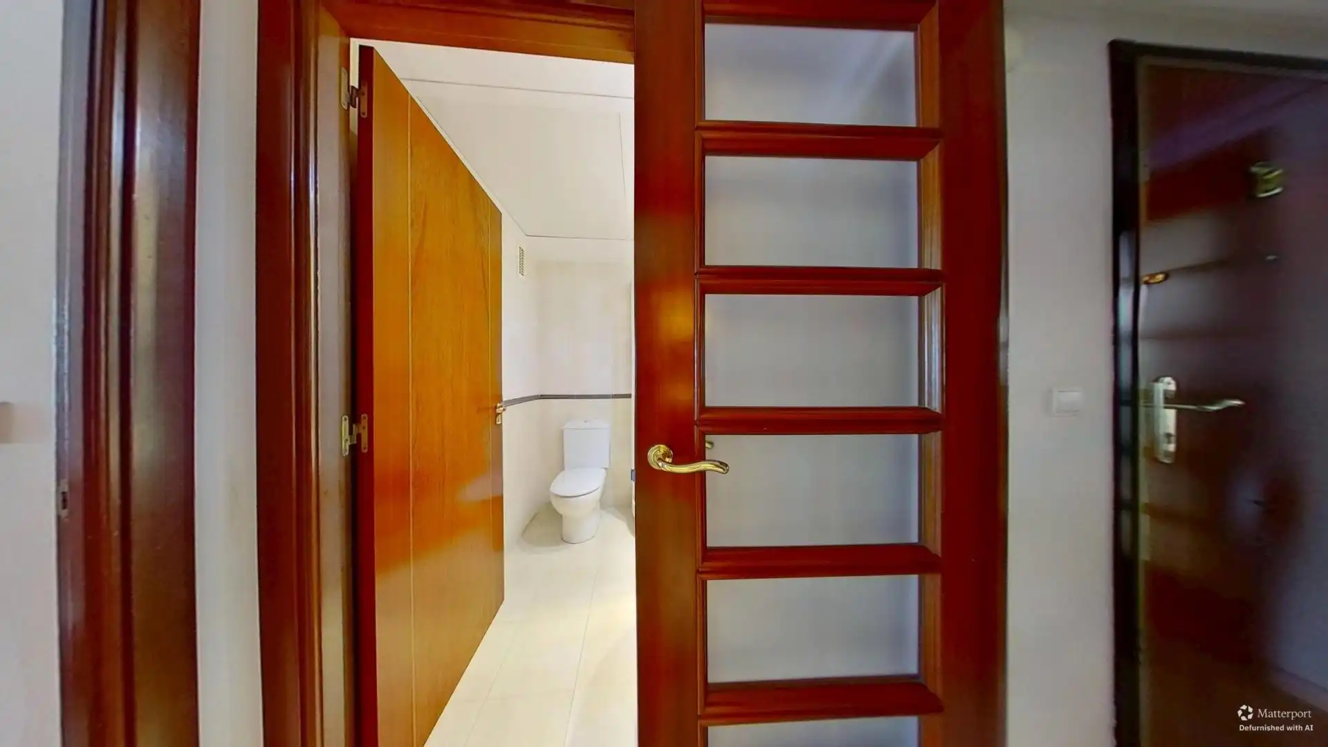 Wohnung zum Verkauf in Valencia mit Klimaanlage, Privatgarten und Terrasse