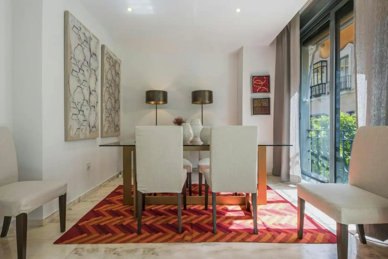 Comedor de Piso de alquiler en Sevilla con Aire acondicionado, Calefacción y Lavadora