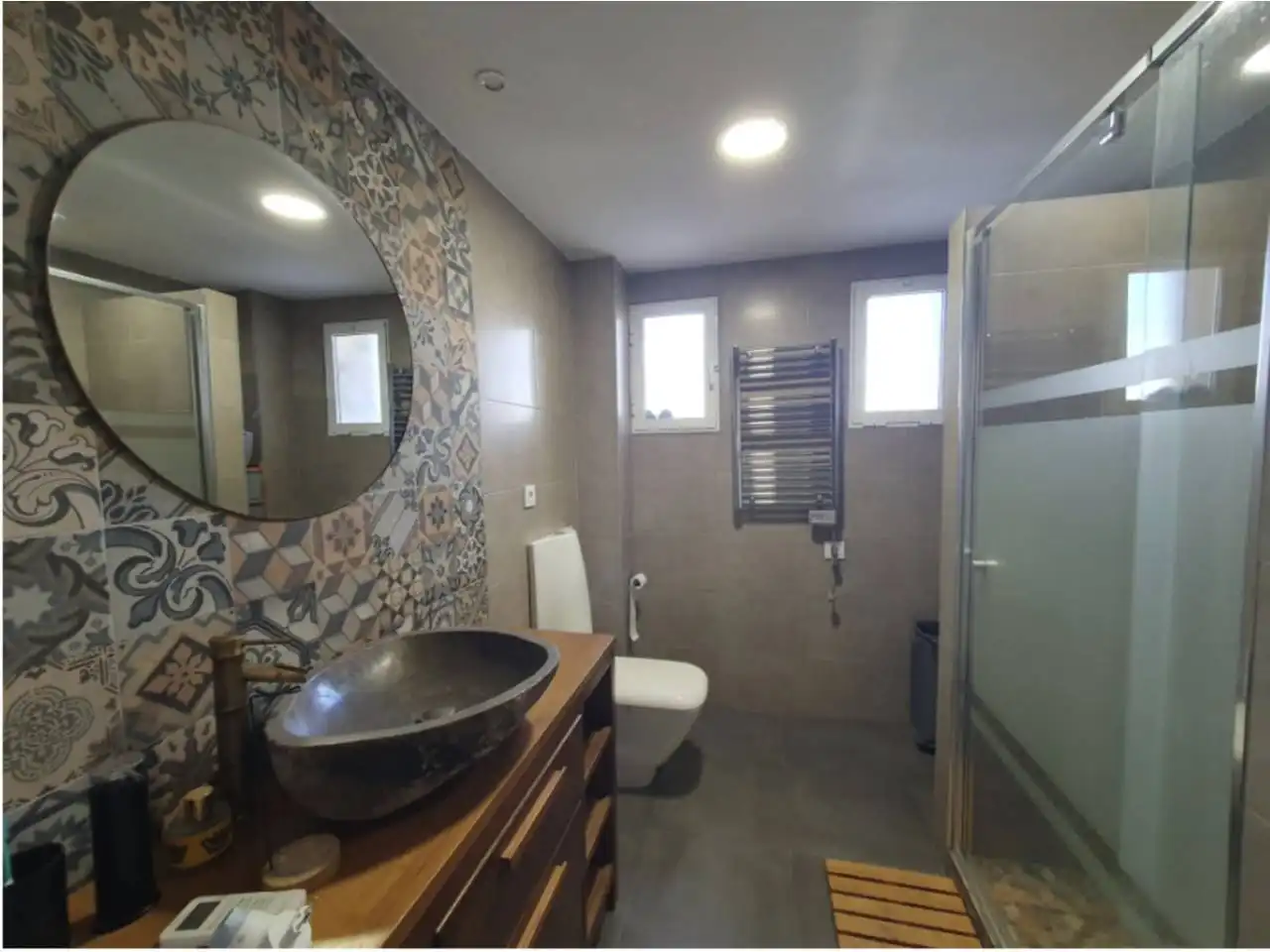 Baño de Apartamento de alquiler en Badajoz con Aire acondicionado, Calefacción y Trastero