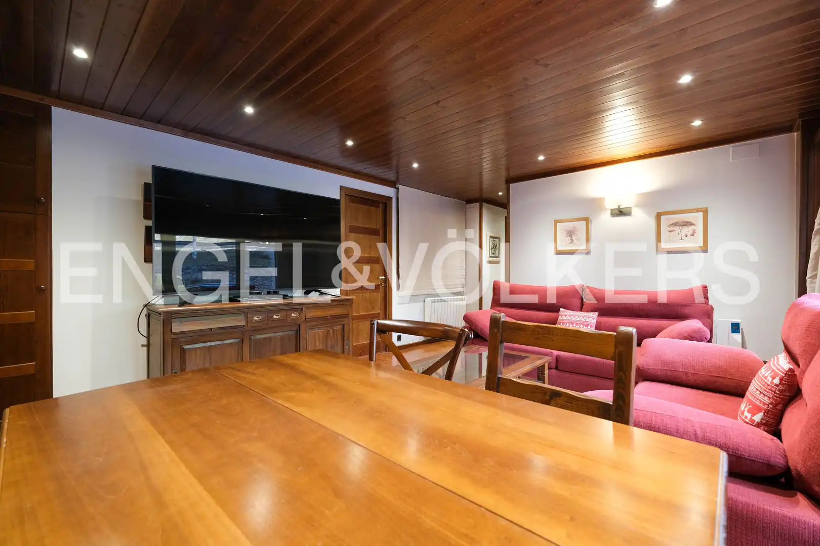 Sala de estar de Piso en venta en Naut Aran con Trastero y Balcón