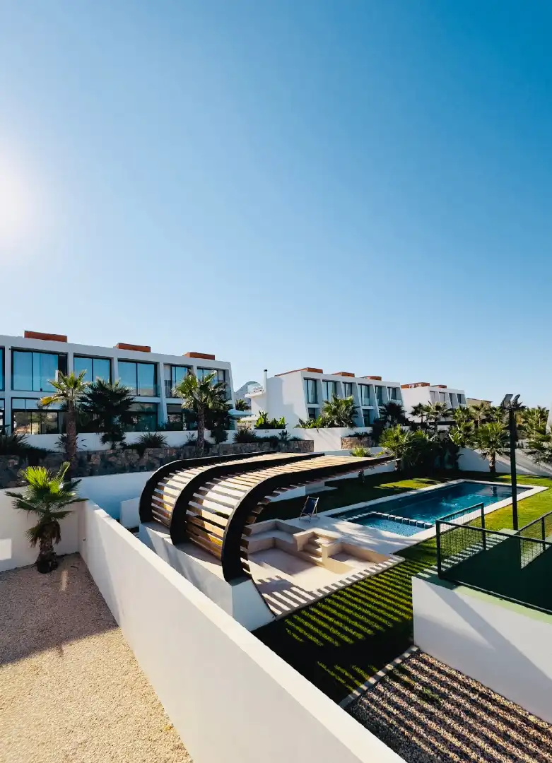 Vista exterior de Casa adosada en venda en Calpe / Calp amb Aire condicionat, Calefacció i Jardí privat
