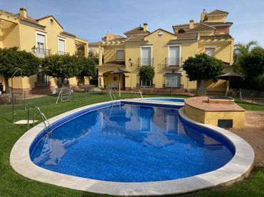 Maison jumelée avec balcon à vendre à Vistahermosa - Fuentebravía