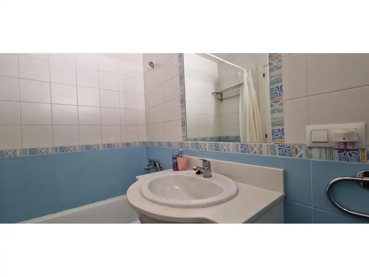 Bany de Apartament en venda en Benalmádena amb Aire condicionat, Jardí privat i Terrassa