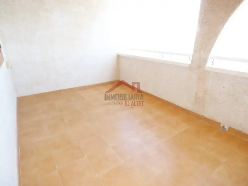 Apartments for rent in Calle Málaga, Los Arenales del Sol