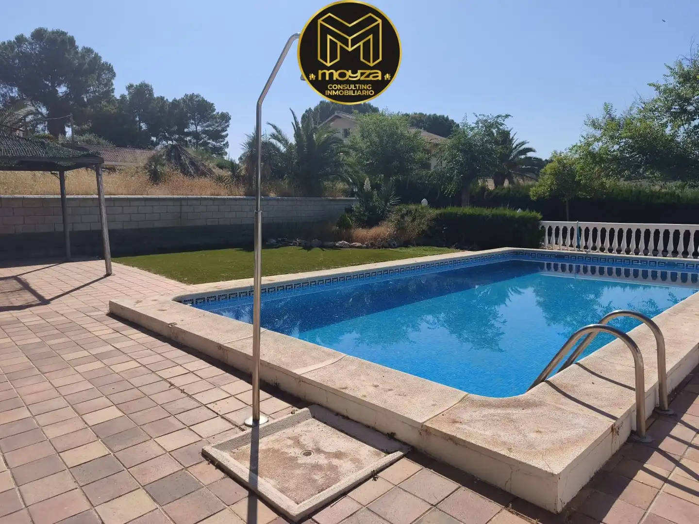 Swimming pool of Houses for sale in Jaén  with Heating and Storage room