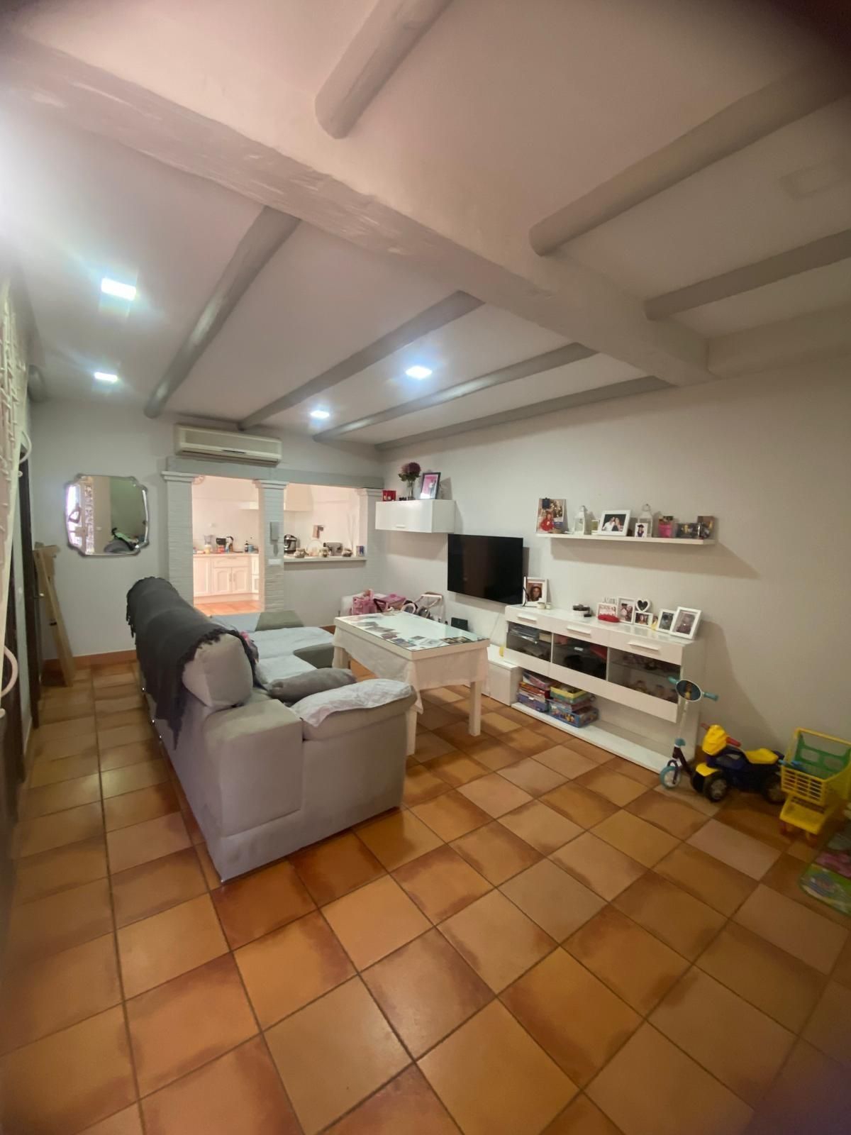 Sala d'estar de Casa o xalet en venda en Utrera amb Aire condicionat i Balcó