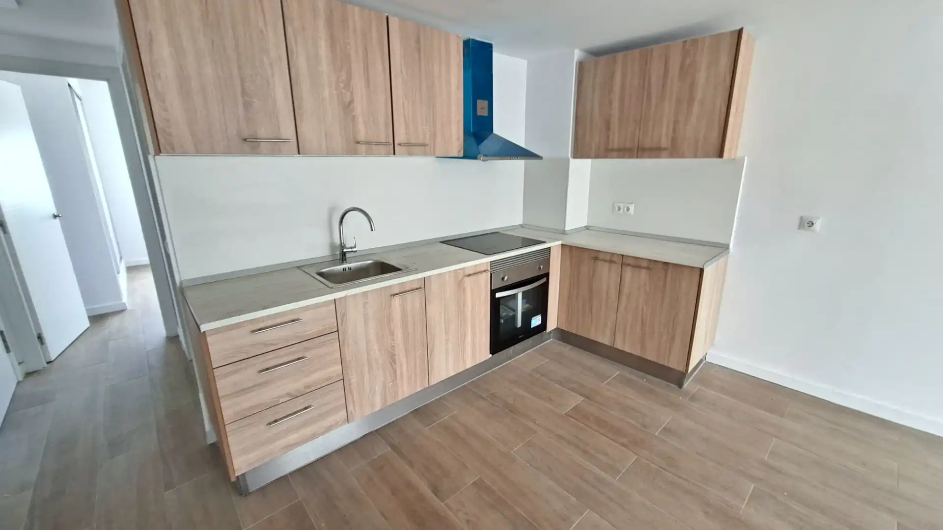 Küche von Wohnung zum Verkauf in Alicante / Alacant mit Klimaanlage und Terrasse