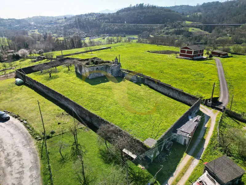 Casa o chalet en venta en Las Regueras   con Jardín privado