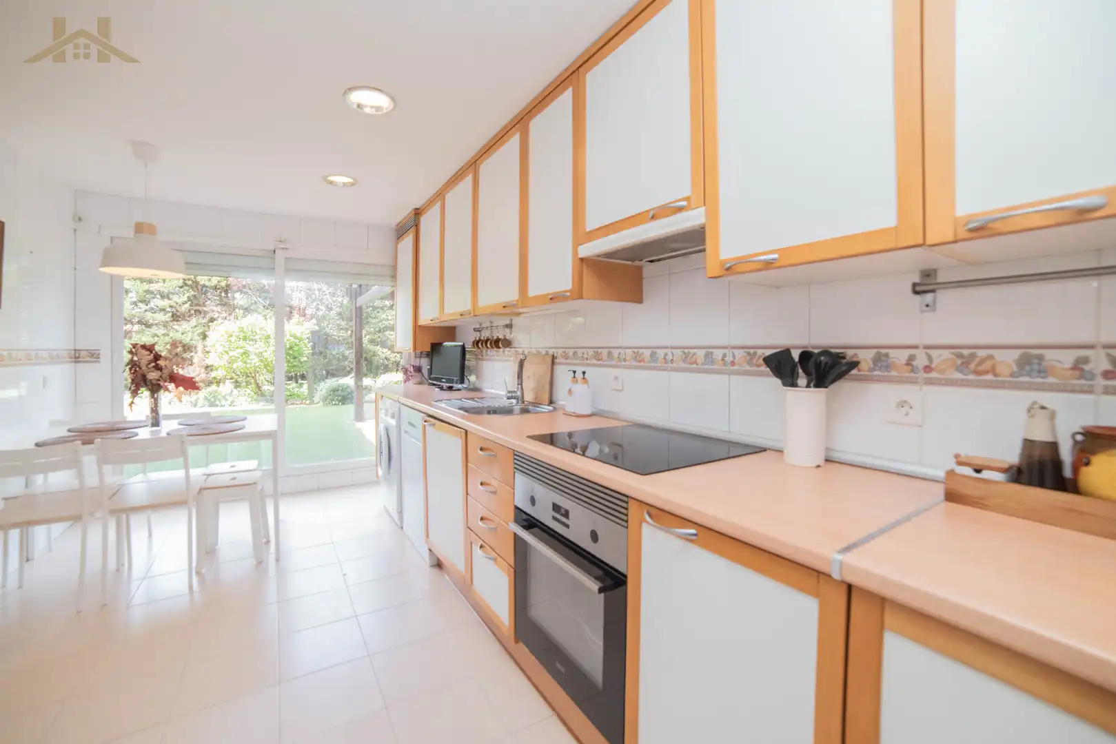 Kitchen of Flat for sale in Pozuelo de Alarcón  with Air Conditioner, Heating and Private garden