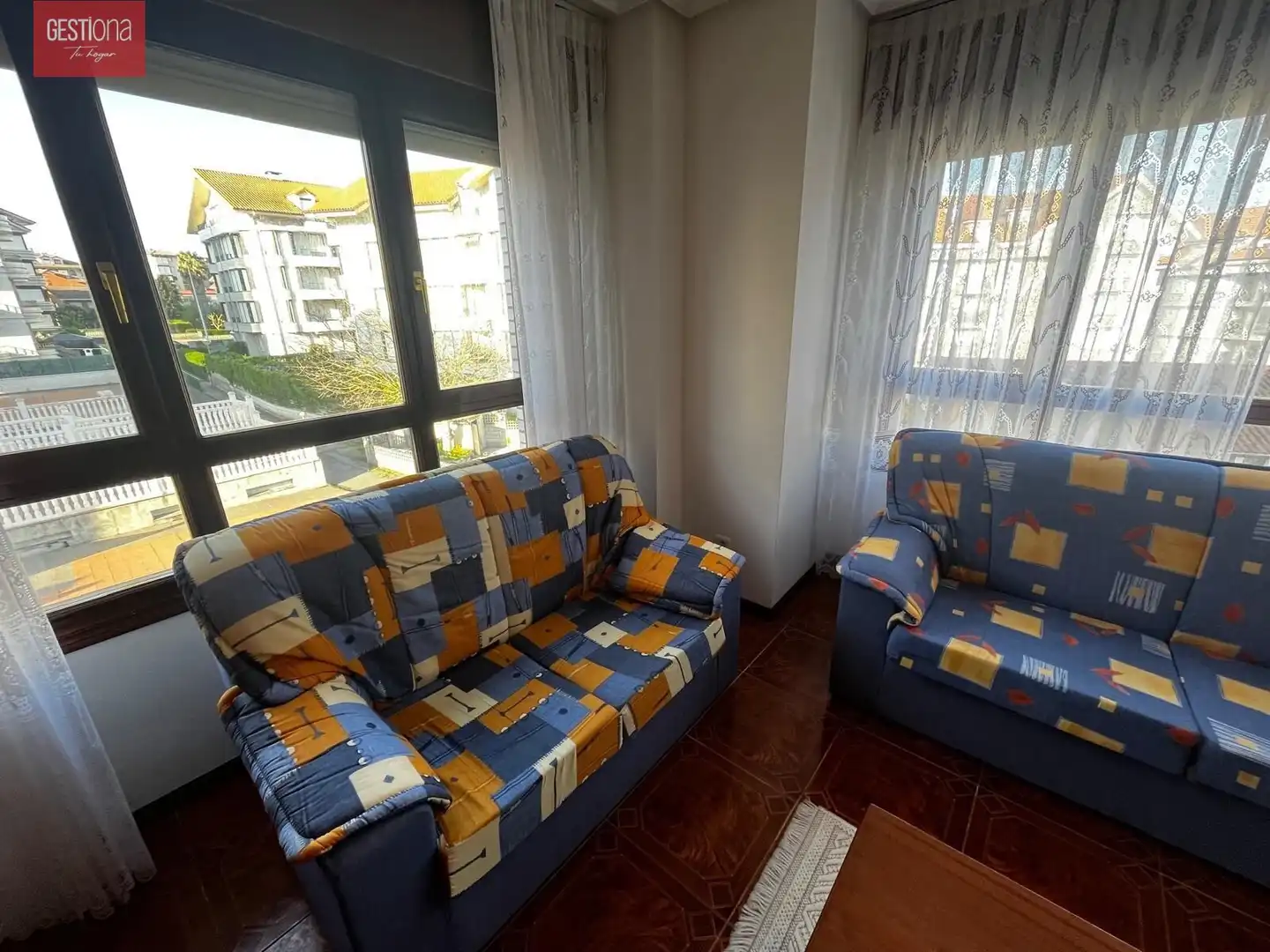 Sala de estar de Apartamento en venta en Noja con Calefacción, Terraza y Amueblado