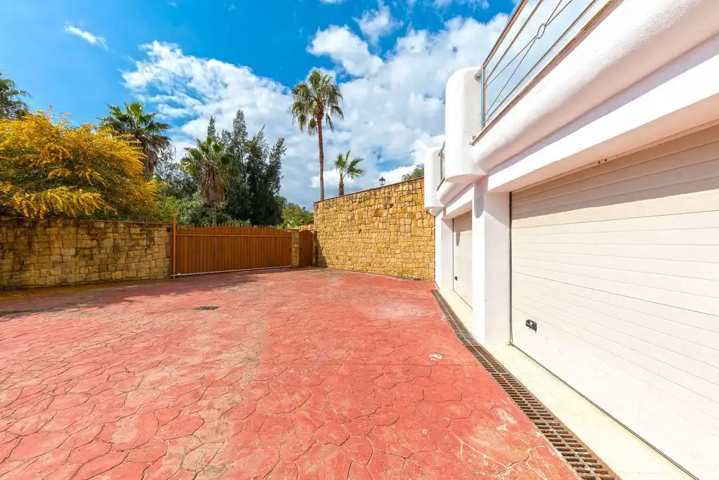 Vista exterior de Casa o chalet en venta en Benahavís con Aire acondicionado, Calefacción y Jardín privado