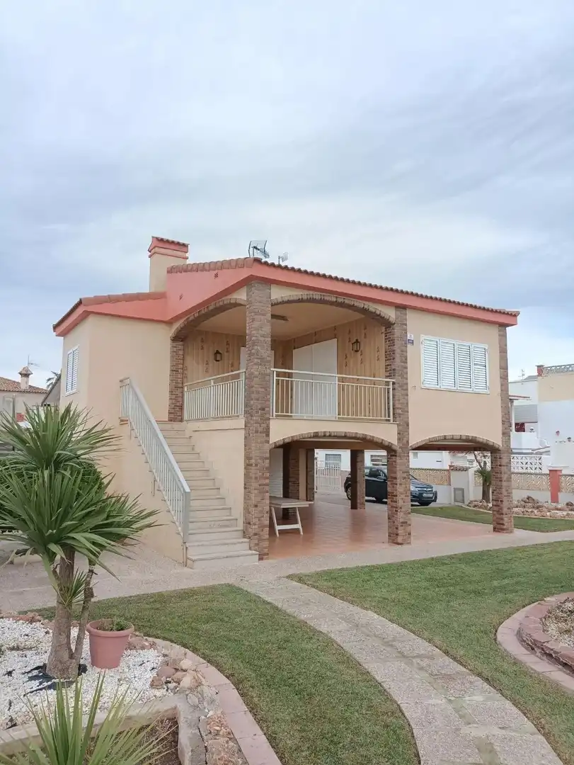 Chalet con terraza en venta en Playa