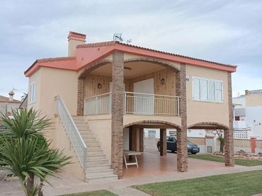 Xalet amb balcó en venda a Playa