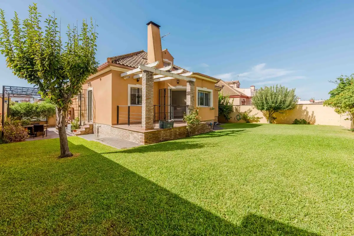Jardí de Casa o xalet en venda en Almensilla amb Aire condicionat, Calefacció i Jardí privat