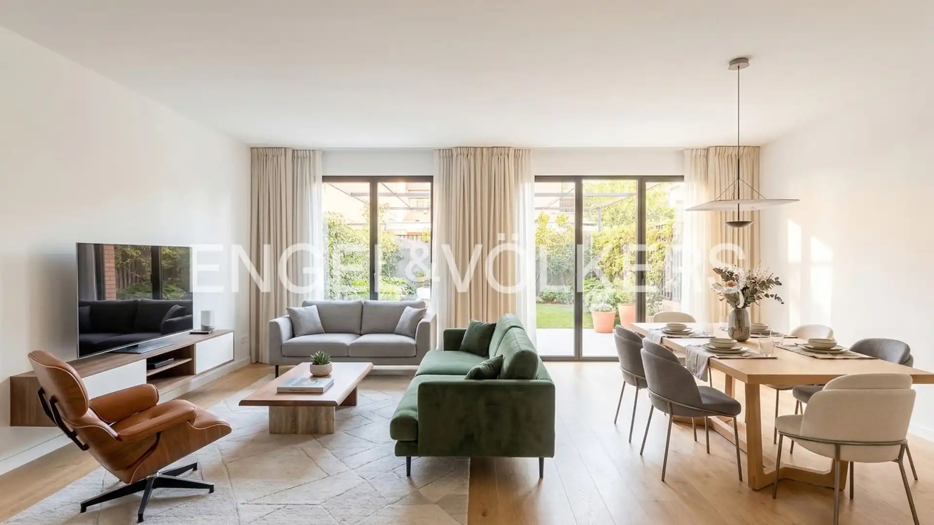 Living room of Houses for sale in  Madrid Capital  with Air Conditioner, Heating and Private garden