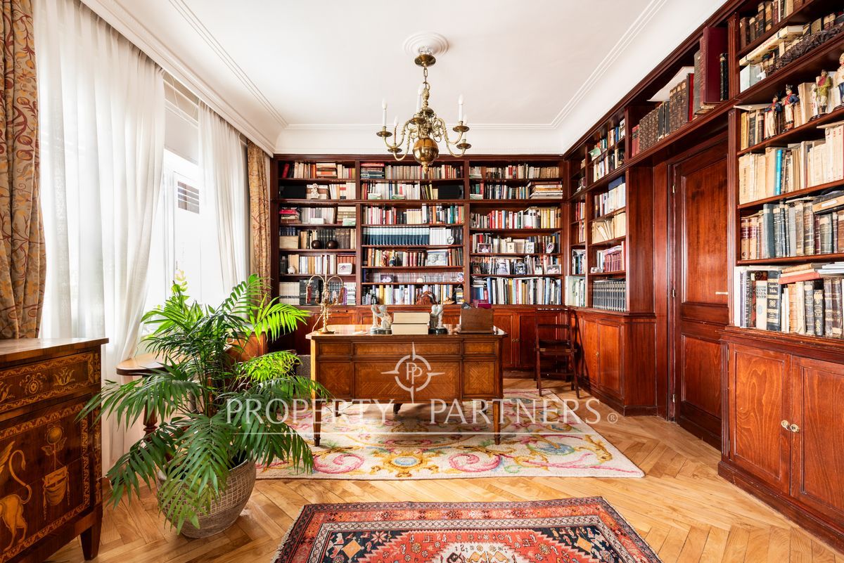 Sala d'estar de Apartament en venda en  Madrid Capital amb Calefacció