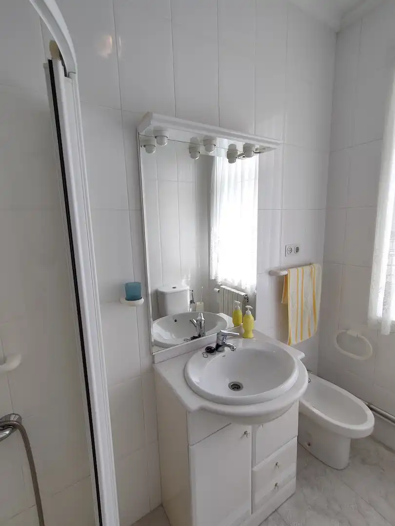 Baño de Casa adosada en venta en Arzúa con Calefacción, Terraza y Trastero