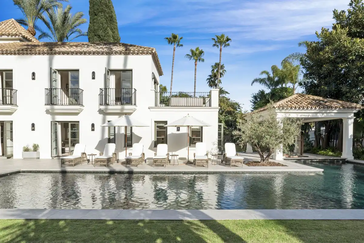 Villa mit Pool zum Verkauf in Nueva Andalucía, imagen 3