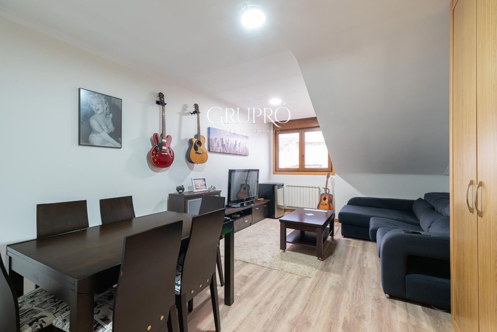 Sala d'estar de Àtic en venda en Tomiño amb Calefacció, Terrassa i Traster
