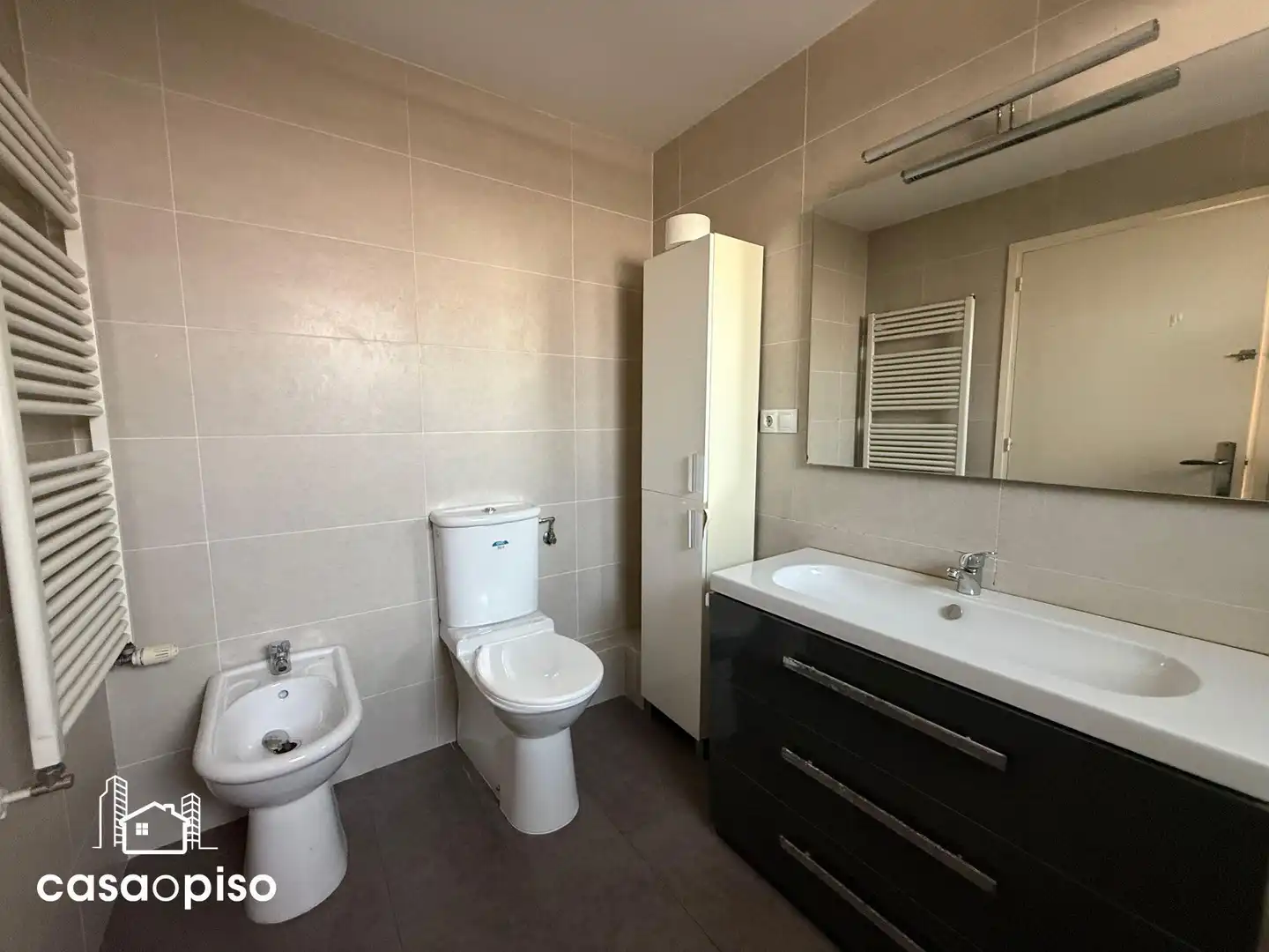 Baño de Casa adosada en venta en Terrassa con Aire acondicionado, Calefacción y Trastero