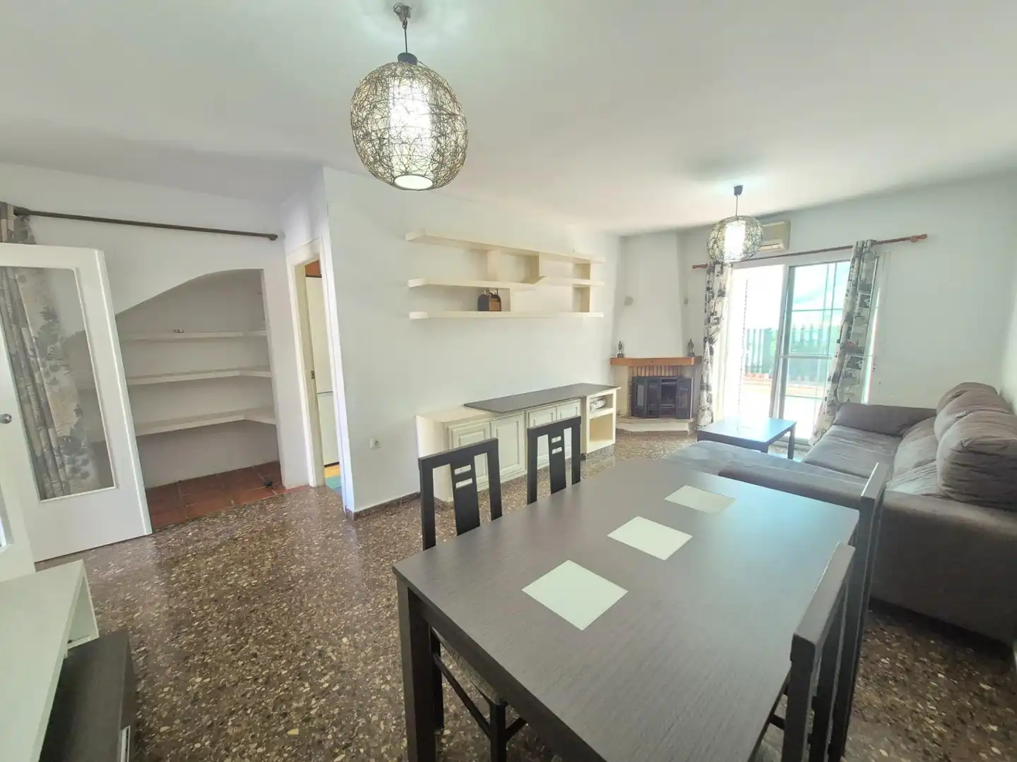 Sala de estar de Casa adosada de alquiler en Manises con Aire acondicionado, Terraza y Amueblado