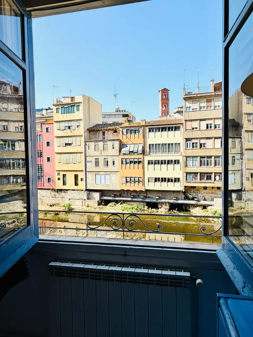 Vista exterior de Piso en venta en Girona con Calefacción