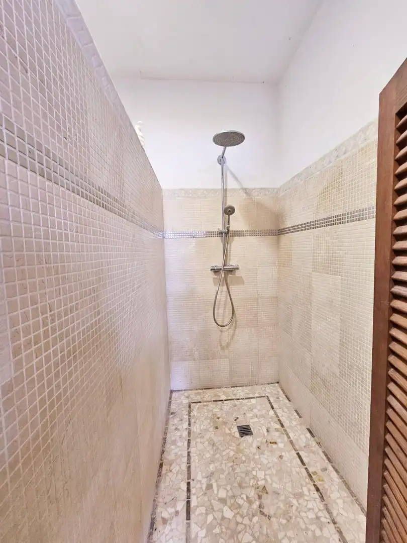 Bany de Casa o xalet en venda en Elche / Elx amb Aire condicionat, Calefacció i Jardí privat