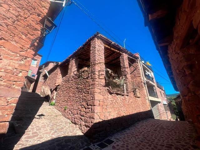 Casa-chalet en Venta en  Única en Soriguera