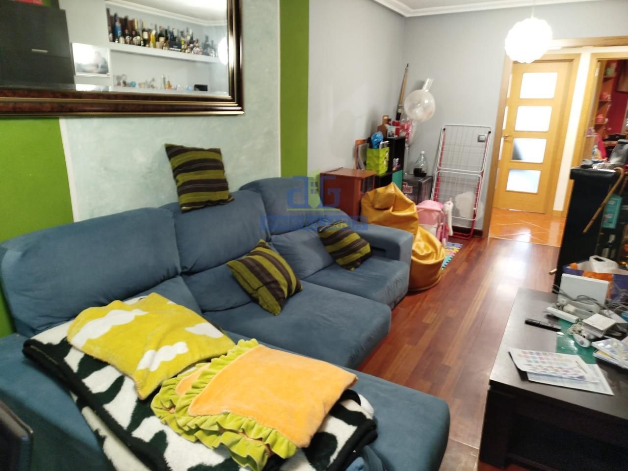 Living room of Flat for sale in Villaquilambre  with Heating, Parquet flooring and Storage room