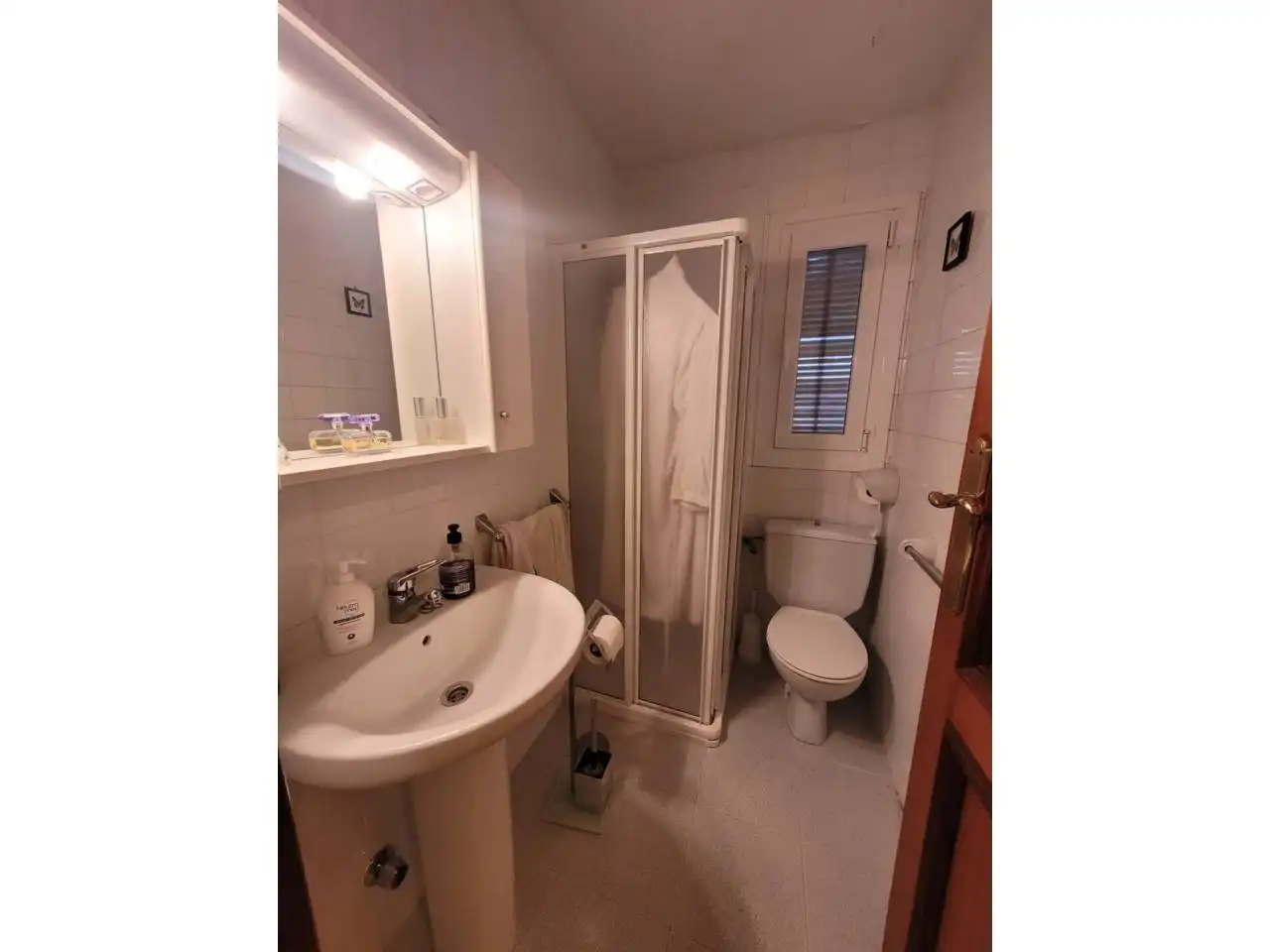 Baño de Piso en venta en Baza con Calefacción y Trastero
