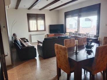 Casa con balcón en venta en Villanueva de la Reina