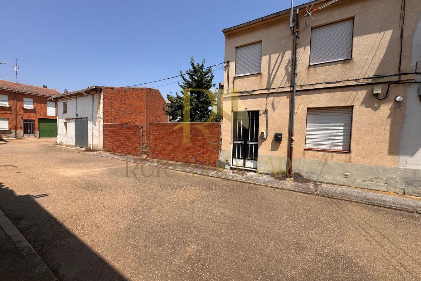 Exterior view of House or chalet for sale in Soto de la Vega