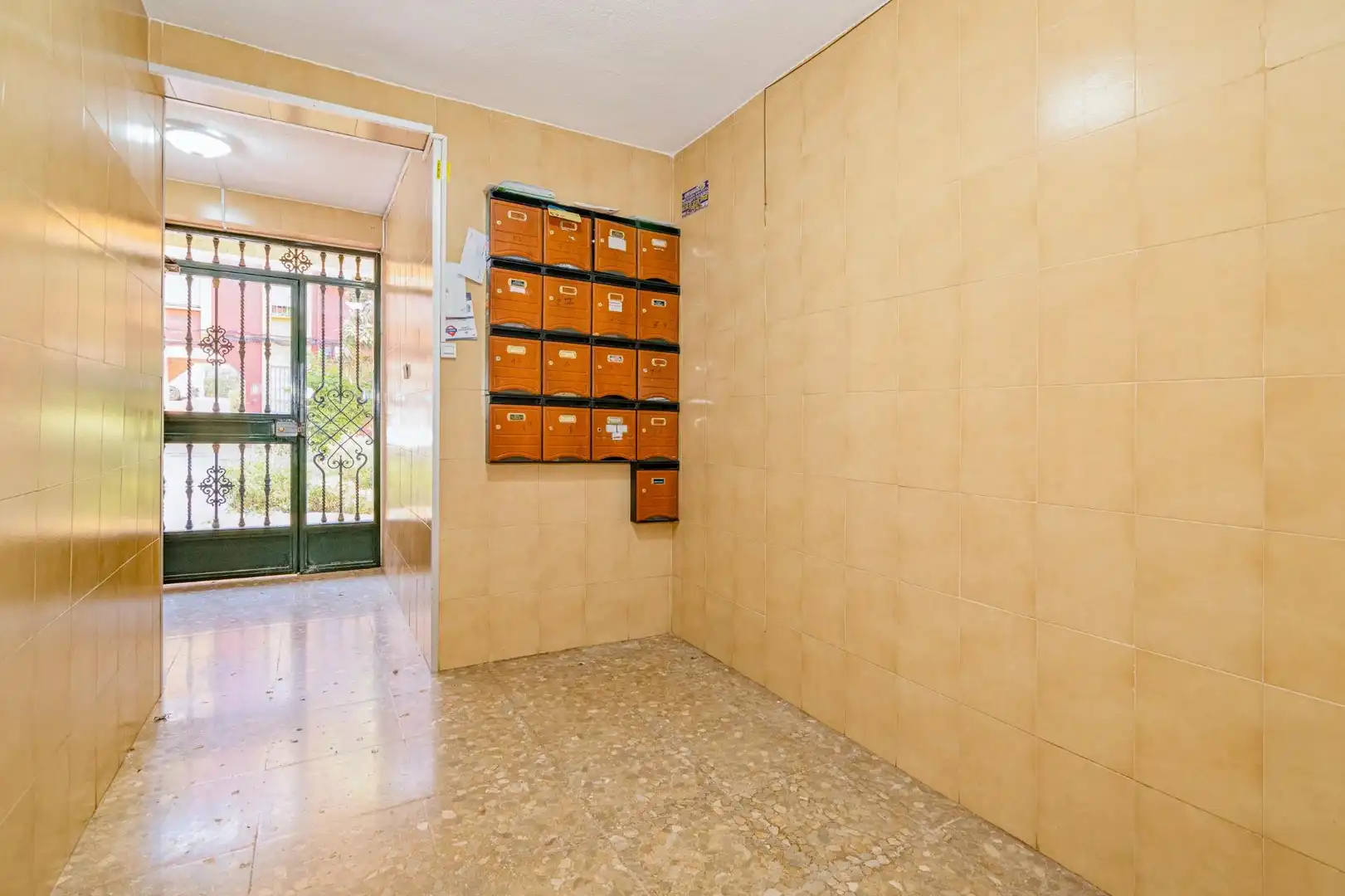 Flat for sale in Granada  with Air Conditioner, Private garden and Terrace