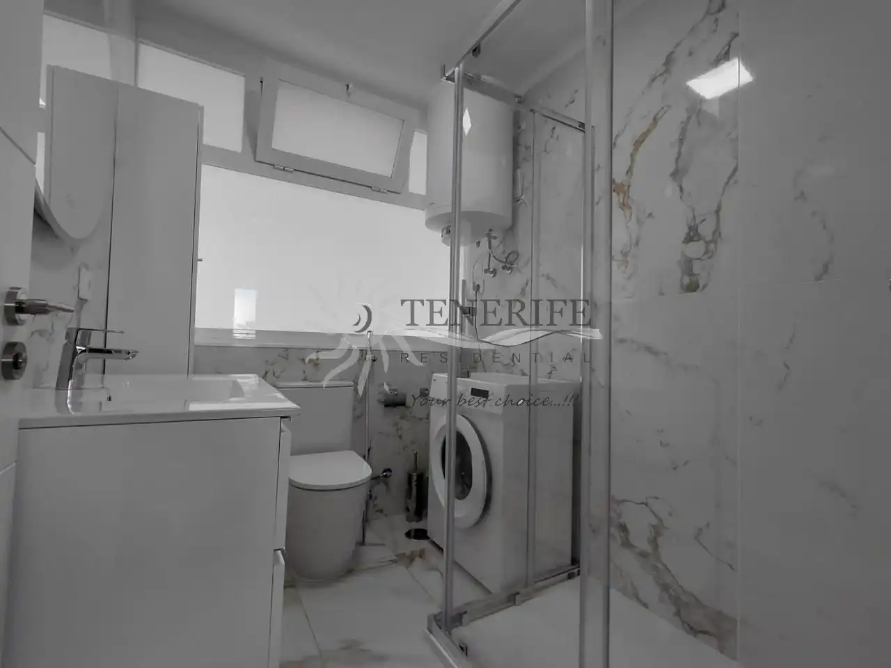 Baño de Planta baja en venta en Arona con Aire acondicionado, Terraza y Amueblado