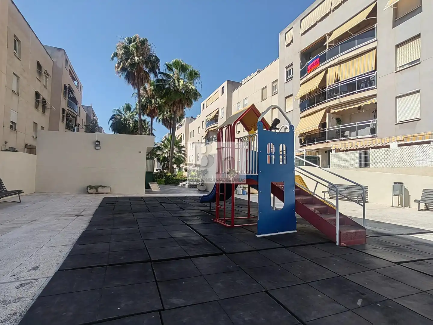 Vista exterior de Piso en venta en Málaga con Aire acondicionado, Jardín privado y Terraza