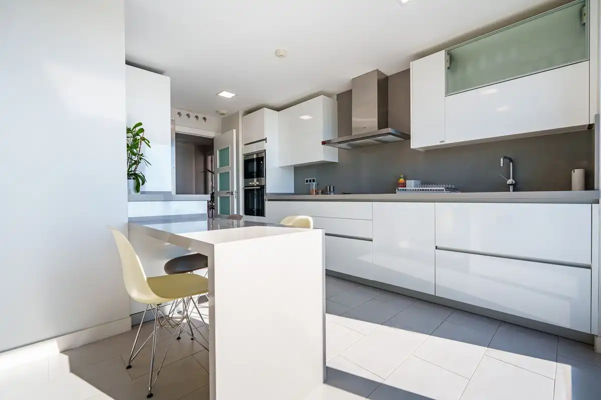 Cocina de Piso en venta en Pozuelo de Alarcón con Aire acondicionado, Calefacción y Jardín privado