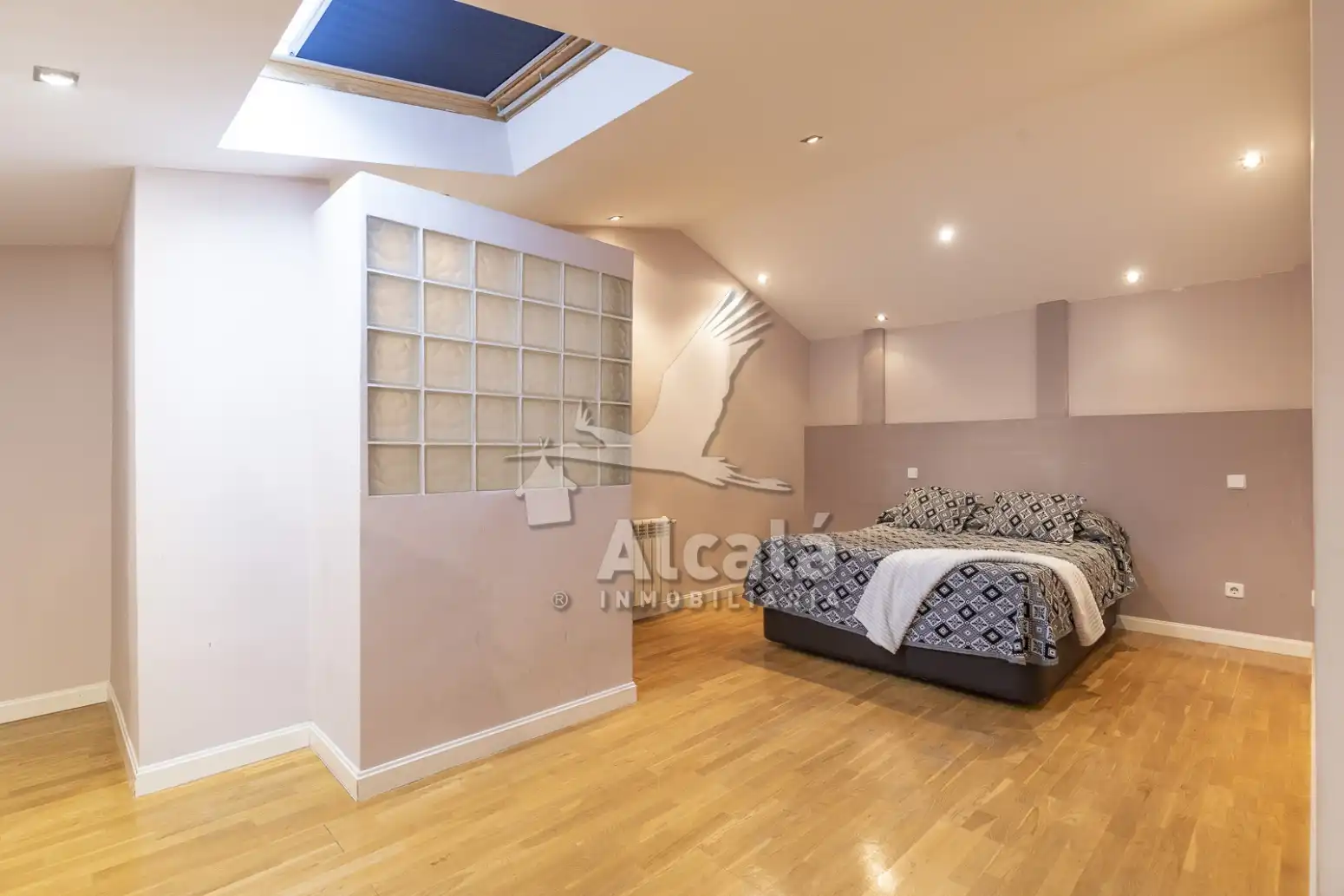Habitación de Ático en venta en Alcalá de Henares con Aire acondicionado, Calefacción y Terraza