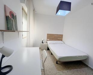 Bedroom of Apartment to share in  Granada Capital