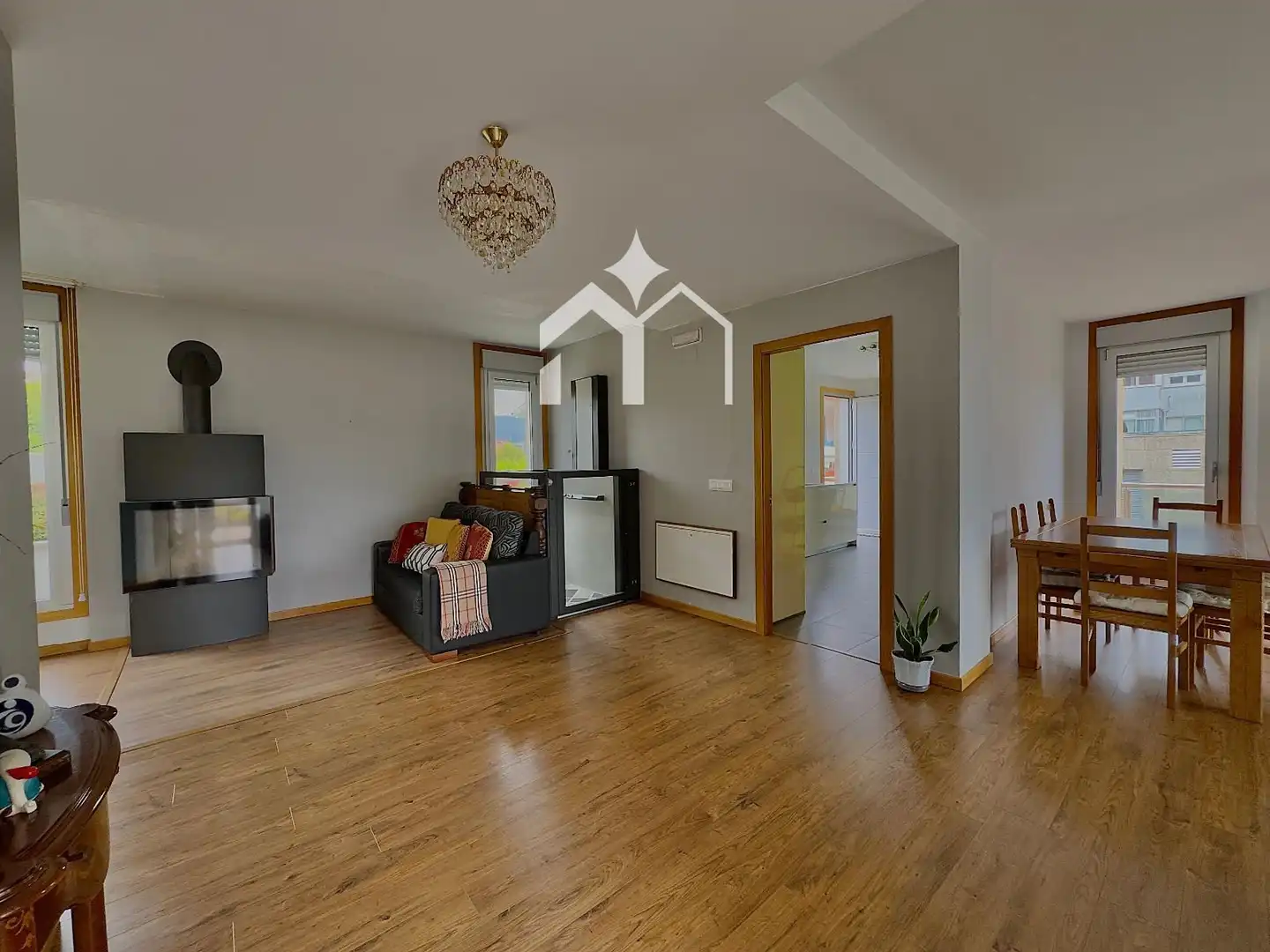 Sala d'estar de Casa o xalet en venda en Cangas  amb Calefacció, Parquet i Terrassa