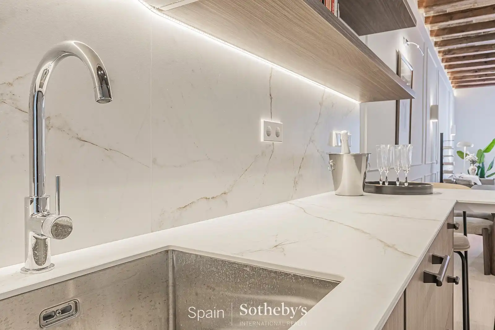 Cocina de Apartamento en venta en Barcelona con Aire acondicionado y Calefacción